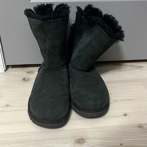 Women’s UGG Bailey Bow II Black Size 9 - Bows on the back